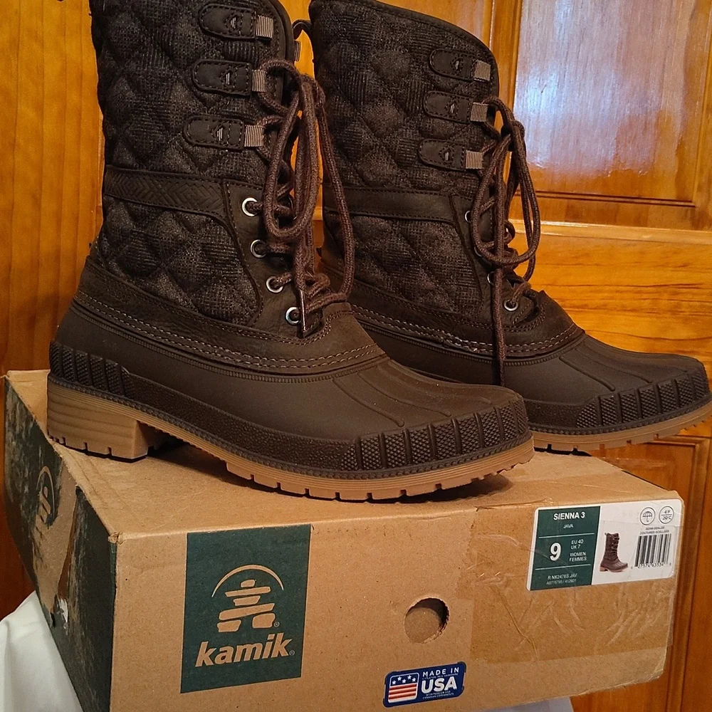 Kamik Sienna 3 Dark Brown Lace-Up Boots - Picture 2 of 6